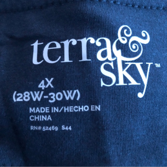TERRA & SKY Biker Shorts Size 4X 28W-30W Polyester Spandex Navy Blue Womens NWOT - Picture 4 of 6